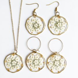 Gold Plated Irregular Round White Small Flower Necklace Earring Jewelry Set