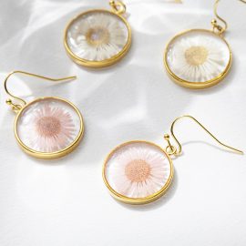 Handmade resin flower pressed chrysanthemum earrings