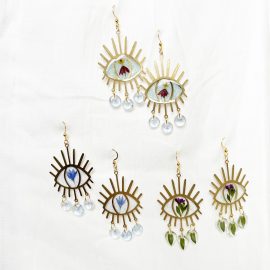 Eye bezel luxury resin flower earrings