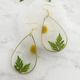 Resin water drop flower daisy earrings