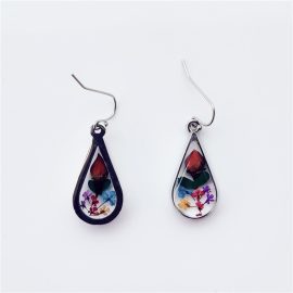 Small size water drop mix real flower resin earrings