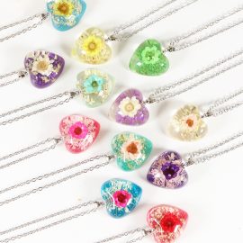 Women accessories heart shape pendant resin floral necklaces