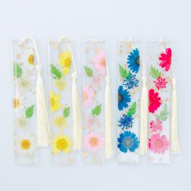Dried floral colorful girl gift handcrafts resin epoxy plant bookmark