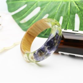 Natural white and purple flower resin wood women bangles