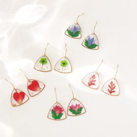 New fashion dry flower triangle shape real gold resin earrings