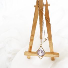 Custom gold color pressed purple flower resin necklaces