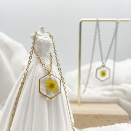 Christmas flower pressed yellow color 18k women necklaces